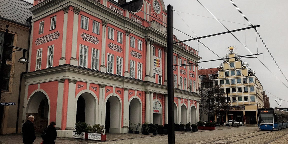 Rathaus Rostock_MV Tag_EDIC Europe Direct MV feiert mit der Universitäts- und Hansestadt Rostock