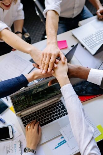 2.	Gemeinsam an Europa arbeiten – ein Praktikum bei EU-Institutionen ermöglicht internationale Begegnungen und neue Perspektiven.